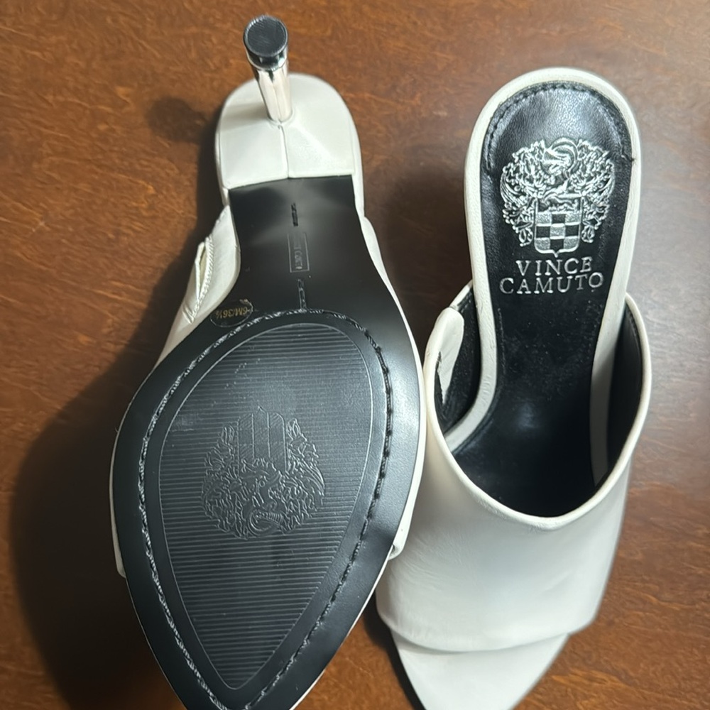 Selling Vince Camuto slip on dress shoe, size 6med 361/2. - Picture 4 of 5